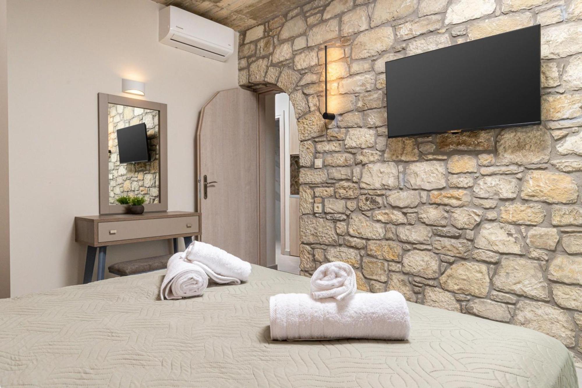 Achatis Apartments With Sea View Kolimvári Kültér fotó