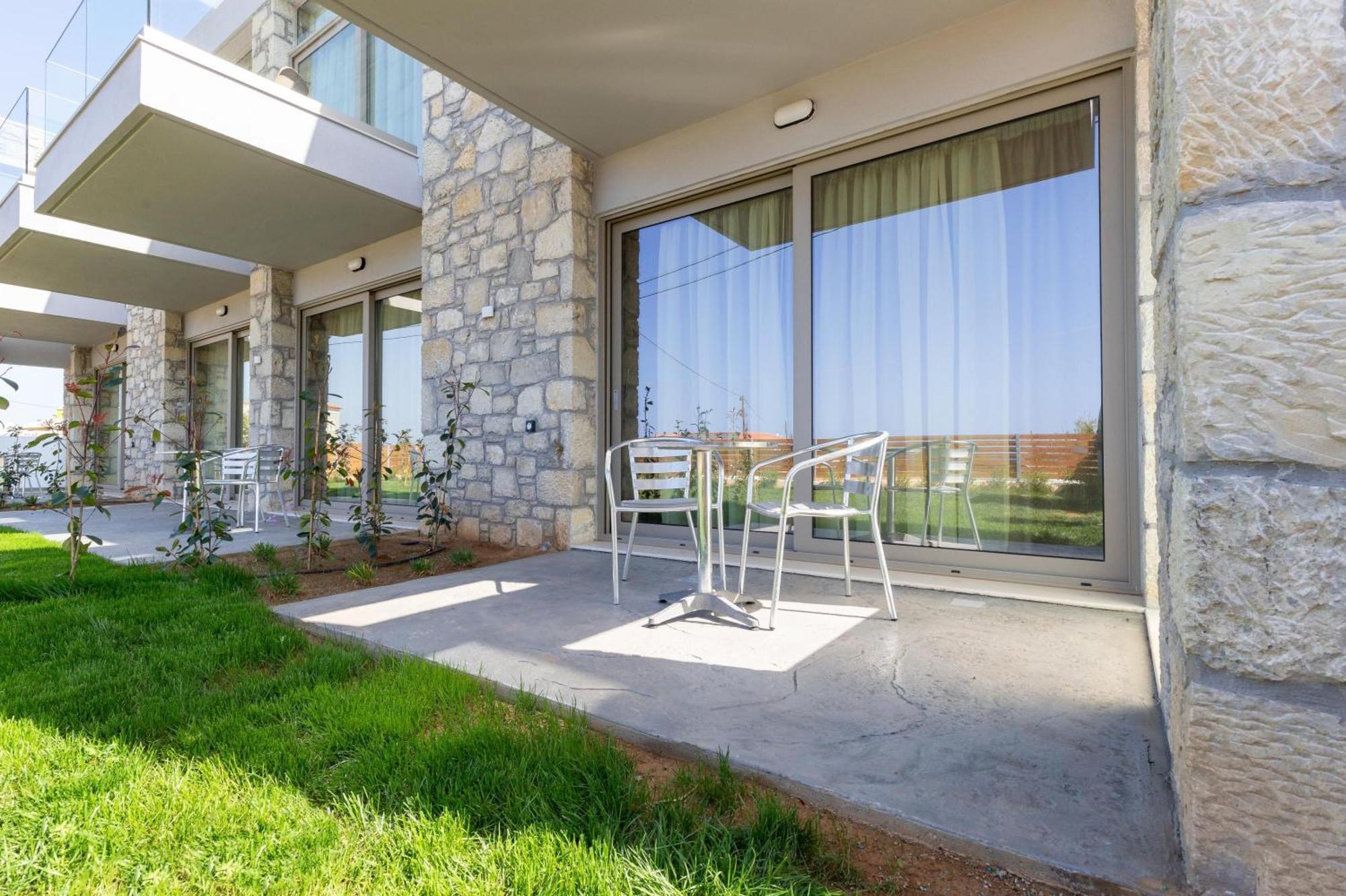 Achatis Apartments With Sea View Kolimvári Kültér fotó