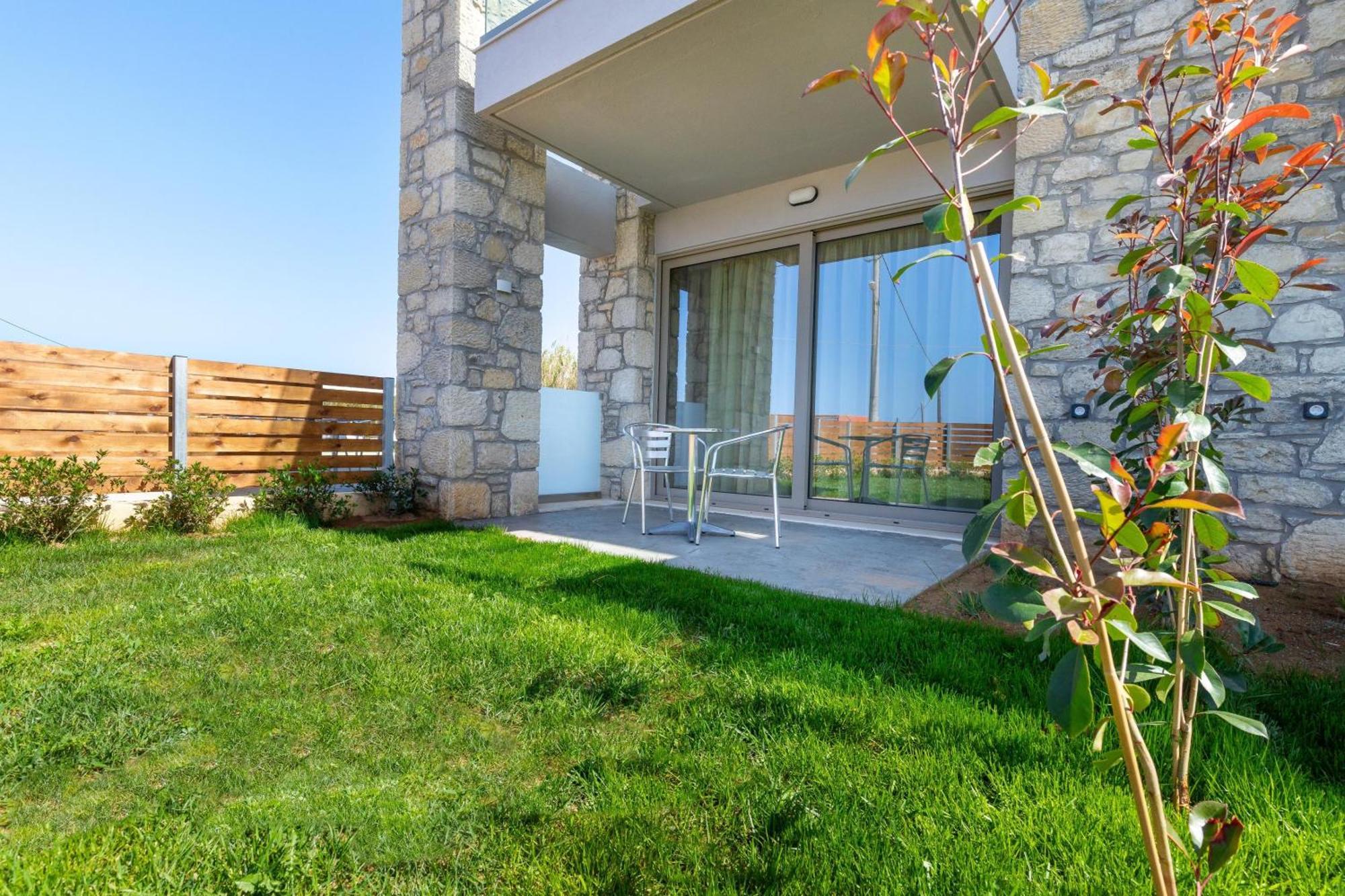 Achatis Apartments With Sea View Kolimvári Kültér fotó